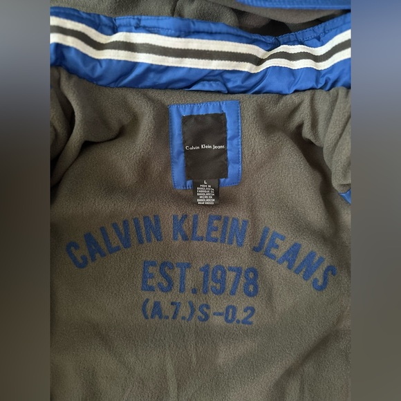 NWOT Calvin Klein Large puffer jacket with pockets and removable hood - Picture 8 of 8